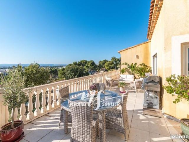 Villa 9 pièces 260 m²
