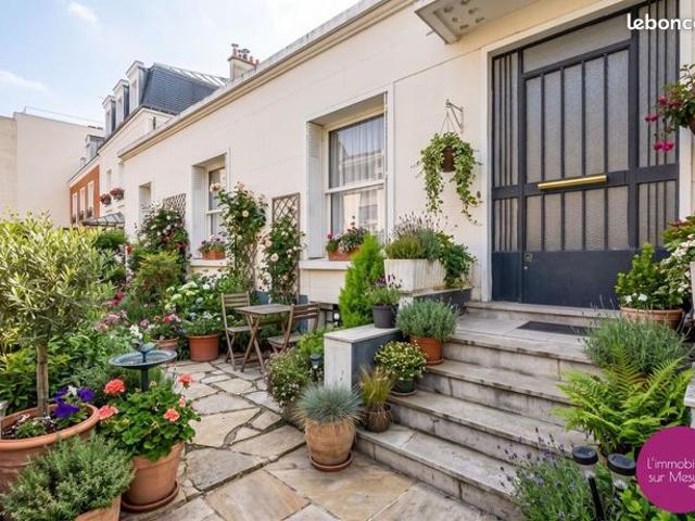 Villa 9 pièces 260 m²