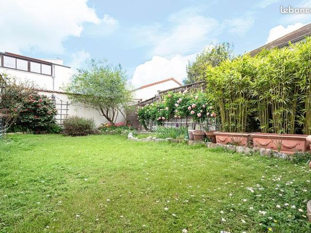 Villa 9 pièces 260 m²
