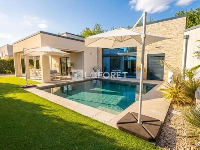Villa 9 pièces 262 m²