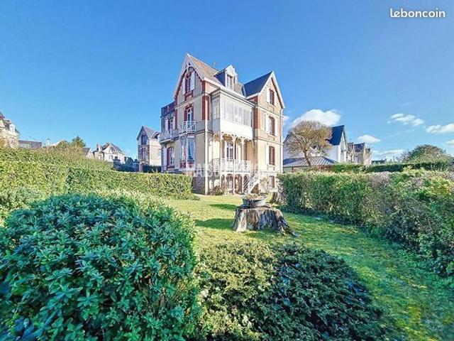 Villa 9 pièces 264 m²