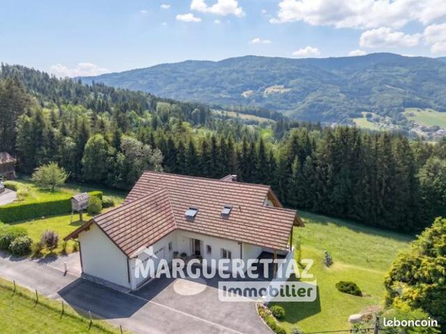 Villa 9 pièces 265 m²