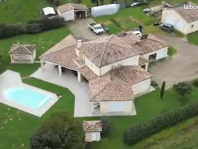 Villa 9 pièces 269 m²