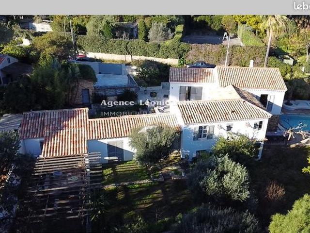 Villa 9 pièces 273 m²