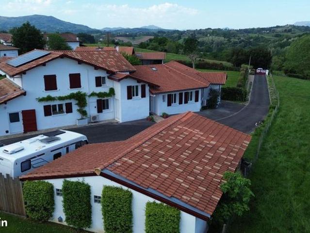 Villa 9 pièces 275 m²