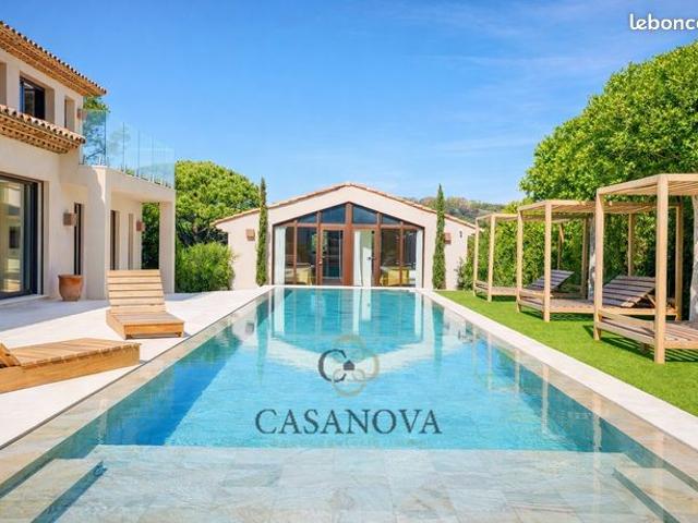 Villa 9 pièces 275 m²