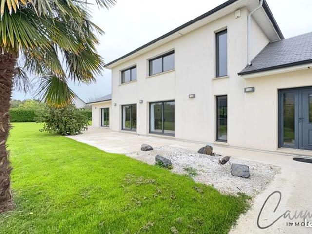 Villa 9 pièces 278 m²