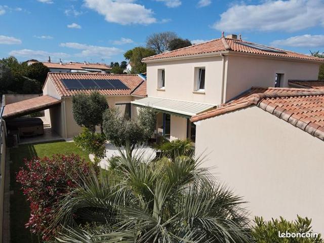 Villa 9 pièces 280 m²