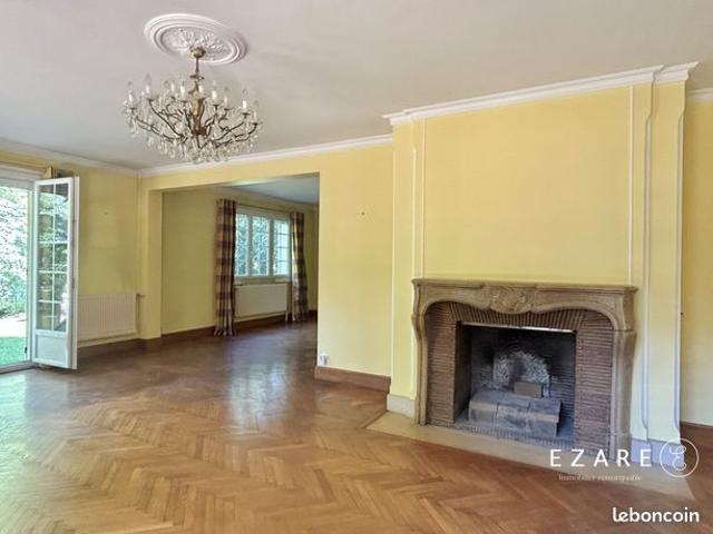 Villa 9 pièces 284 m²