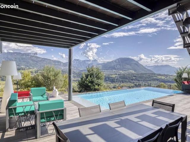 Villa 9 pièces 280 m²