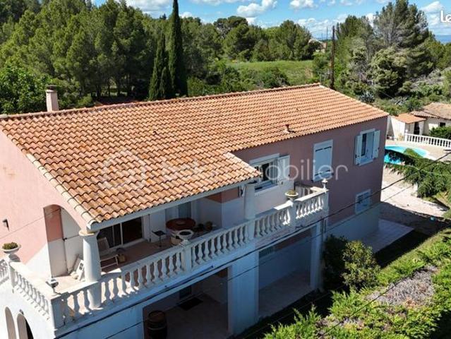 Villa 9 pièces 280 m²