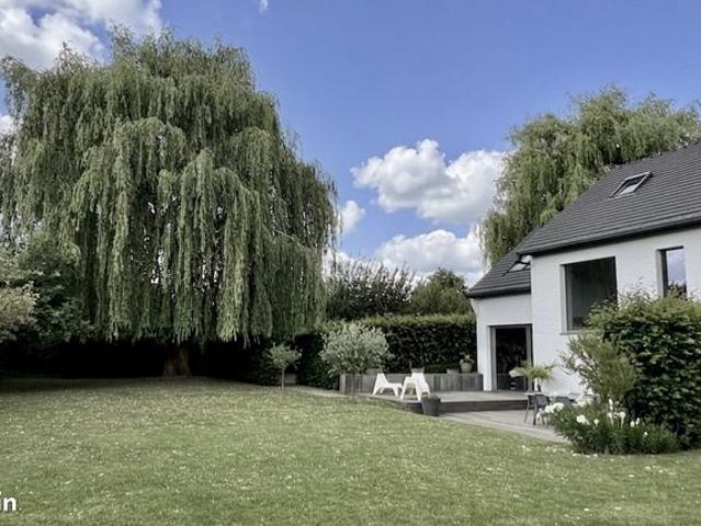 Villa 9 pièces 280 m²