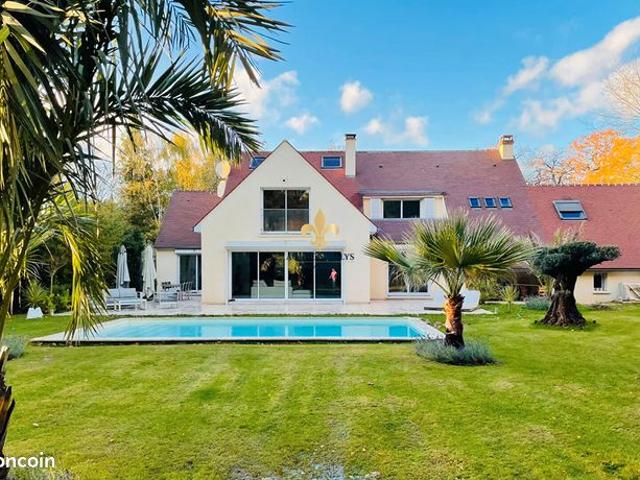 Villa 9 pièces 292 m²