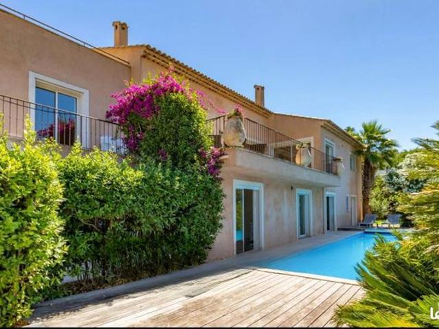 Villa 9 pièces 295 m²