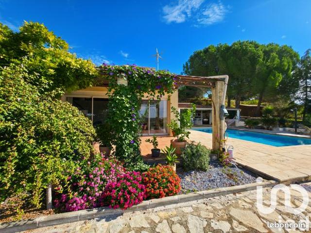 Villa 9 pièces 299 m²