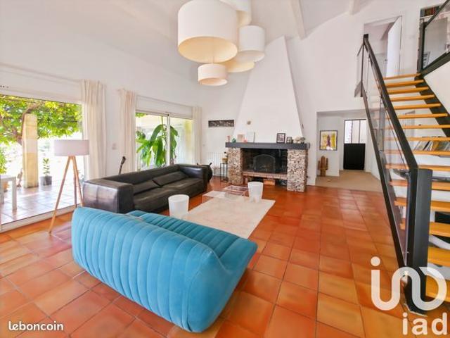 Villa 9 pièces 299 m²