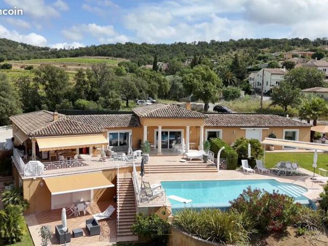Villa 9 pièces 299 m²