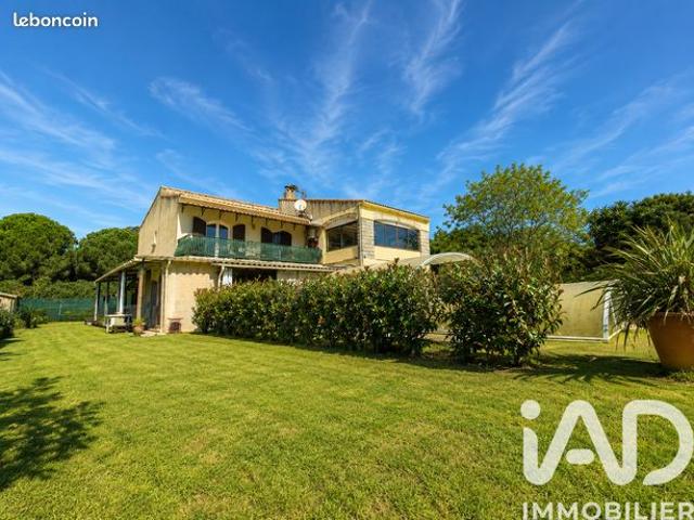 Villa 9 pièces 300 m²