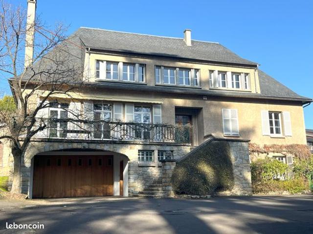 Villa 9 pièces 300 m²
