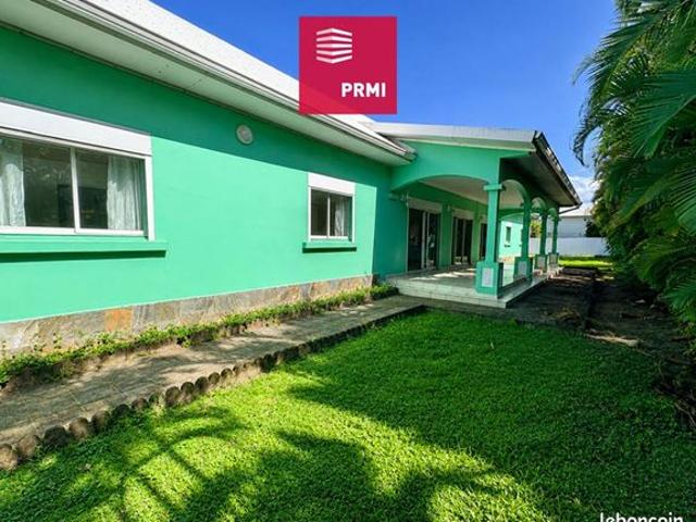 Villa 9 pièces 300 m²
