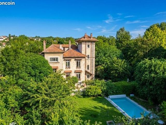 Villa 9 pièces 314 m²