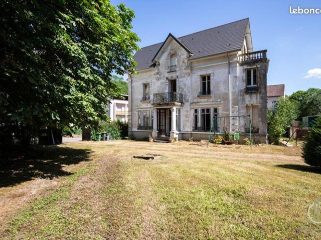 Villa 9 pièces 316 m²