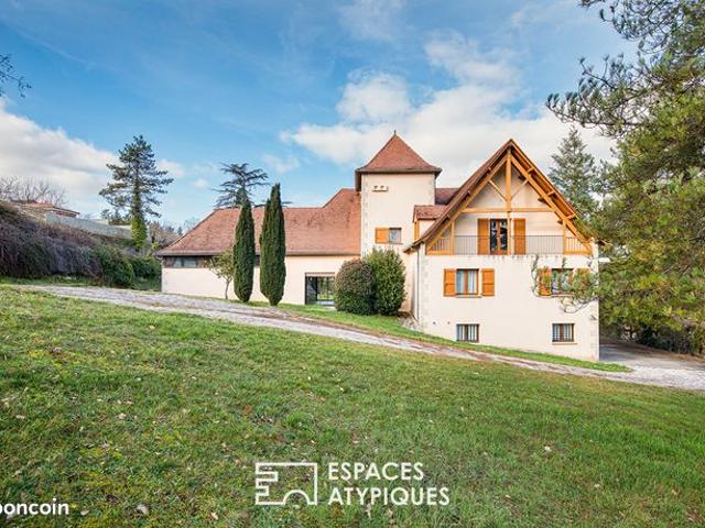 Villa 9 pièces 316 m²