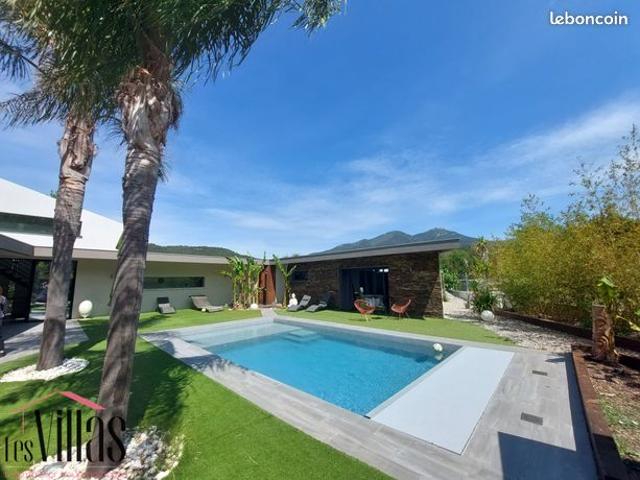 Villa 9 pièces 321 m²