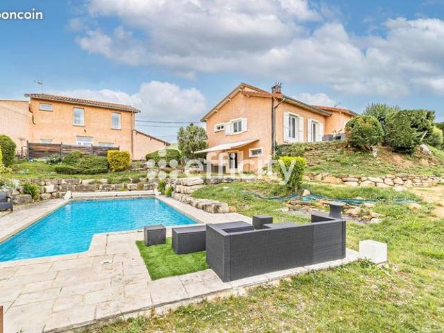 Villa 9 pièces 302 m²