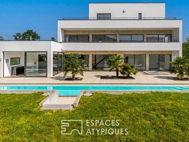 Villa 9 pièces 336 m²