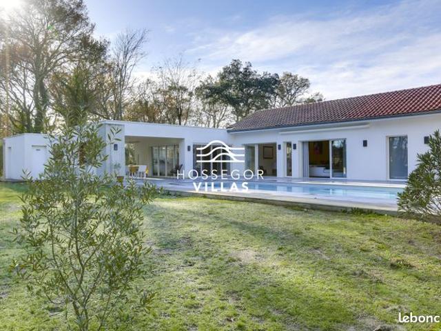 Villa 9 pièces 336 m²