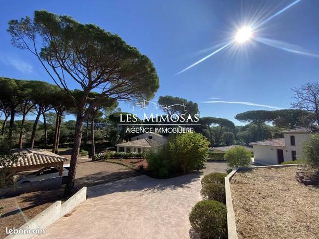Villa 9 pièces 343 m²