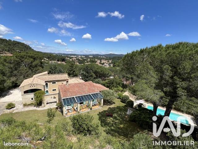 Villa 9 pièces 350 m²