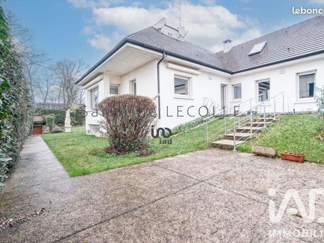 Villa 9 pièces 355 m²