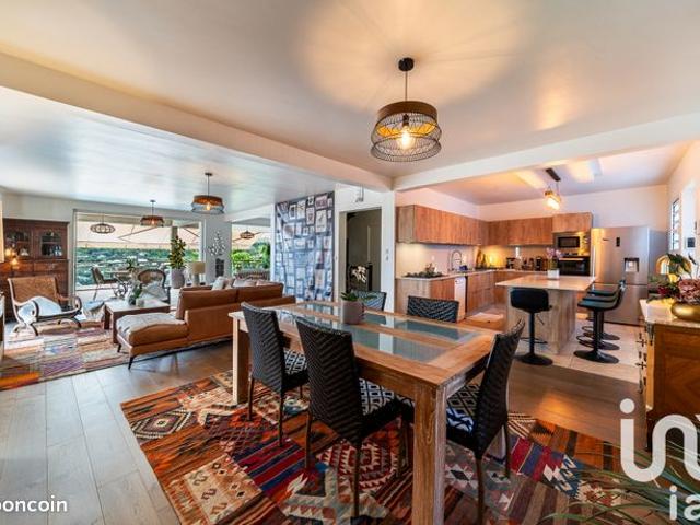 Villa 9 pièces 360 m²
