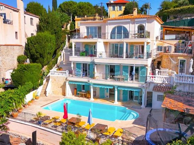 Villa 9 pièces 360 m²