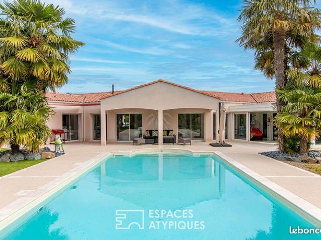 Villa 9 pièces 386 m²