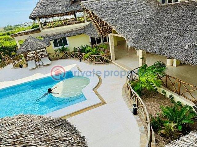 Villa 0,22 Hectares With A Sea View Big Villa, With 8 Spacious Ensuite Bedrooms With King Size Beds, Big Swimming Pool With Sun Umbrellas And Gazebo 73m