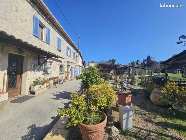 Villa 13 pièces 310 m²