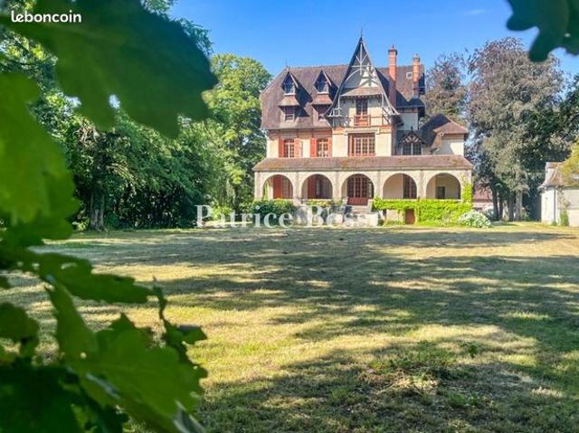 Villa 13 pièces 628 m²