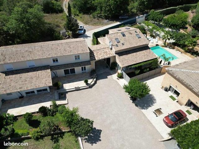 Villa 13 pièces 640 m²