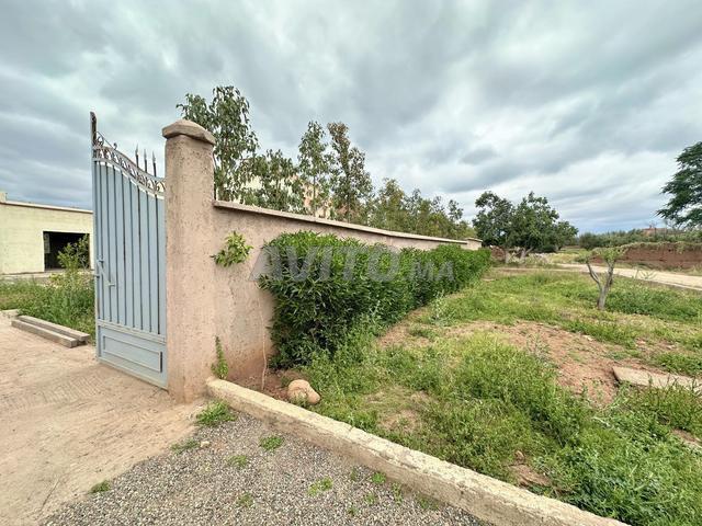 Villa 1000m² semi finie 4 Chambres & puits & piscine