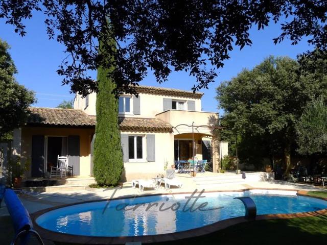 VILLA 10715