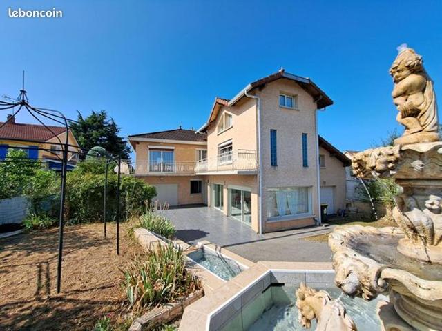 Villa 10 pièces 125 m²