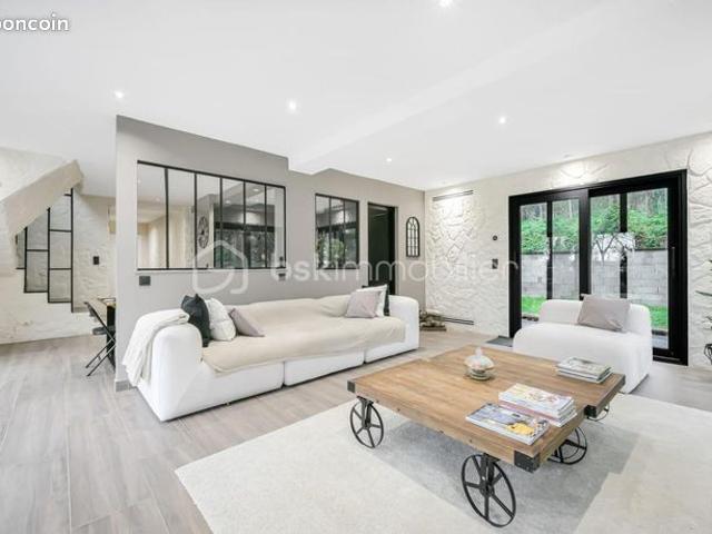 Villa 10 pièces 185 m²