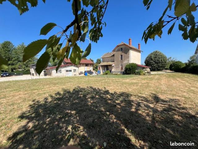 Villa 10 pièces 180 m²
