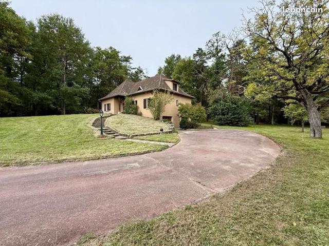 Villa 10 pièces 180 m²