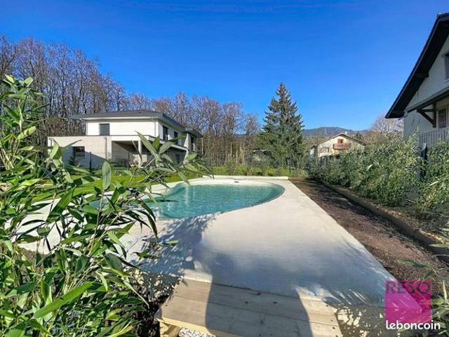 Villa 10 pièces 194 m²