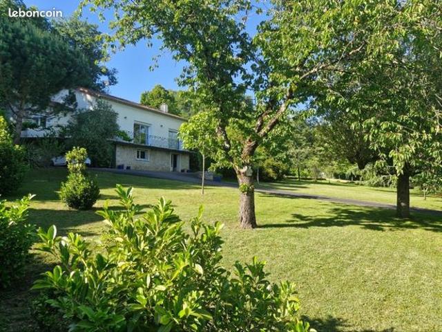 Villa 10 pièces 197 m²