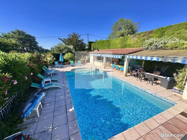 Villa 10 pièces 206 m²